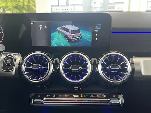 Mercedes-Benz GLB 220