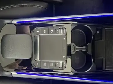 Mercedes-Benz GLB 220