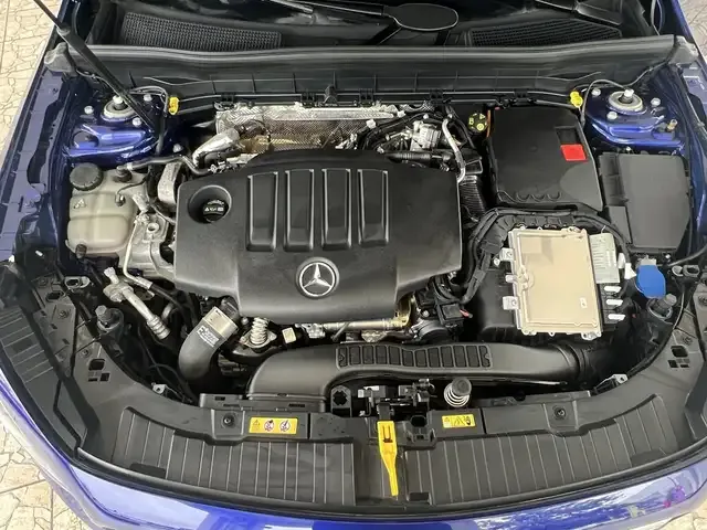 Mercedes-Benz GLB 220