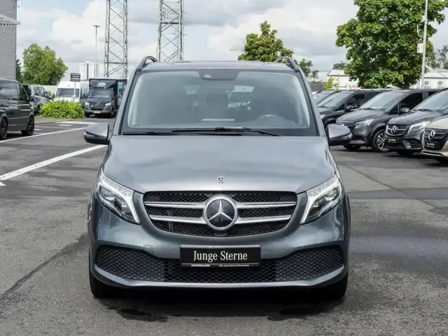 Mercedes-Benz V 250