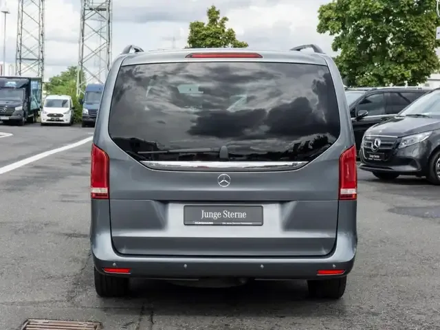 Mercedes-Benz V 250