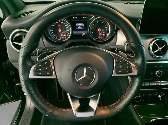 Mercedes-Benz GLA 180