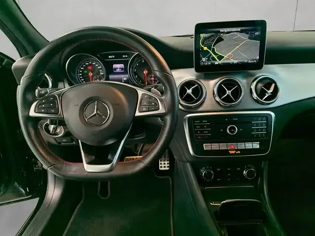 Mercedes-Benz GLA 180