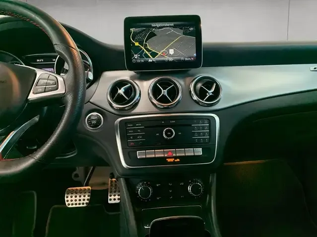 Mercedes-Benz GLA 180