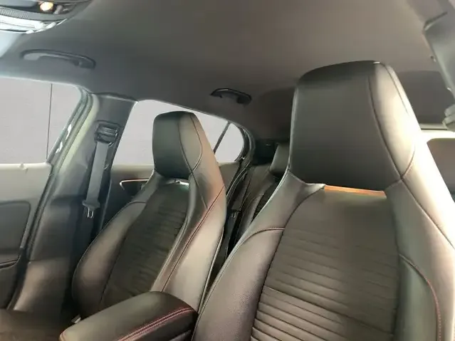 Mercedes-Benz GLA 180