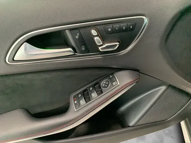 Mercedes-Benz GLA 180