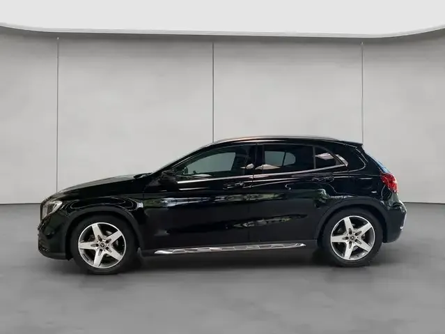 Mercedes-Benz GLA 180
