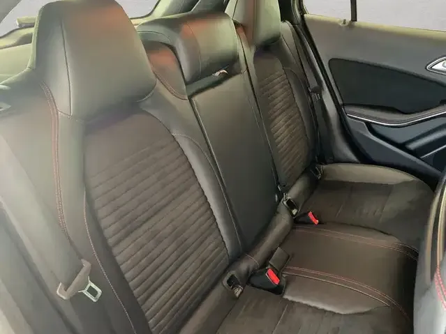 Mercedes-Benz GLA 180