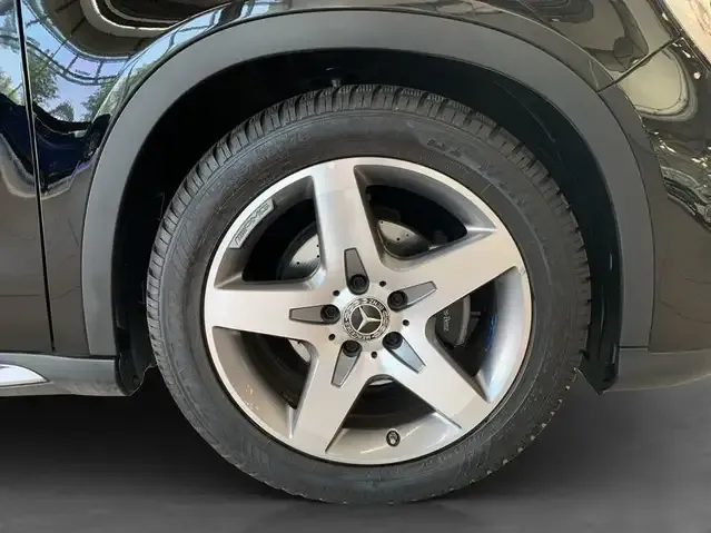 Mercedes-Benz GLA 180