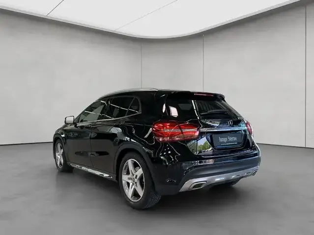 Mercedes-Benz GLA 180