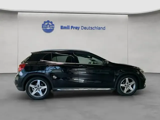 Mercedes-Benz GLA 180