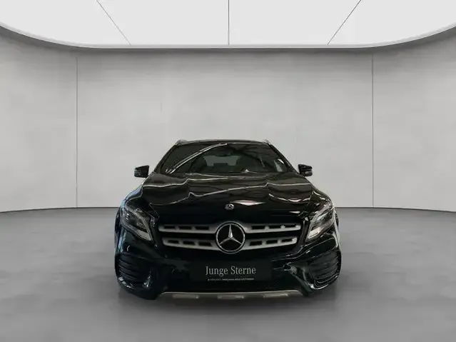 Mercedes-Benz GLA 180