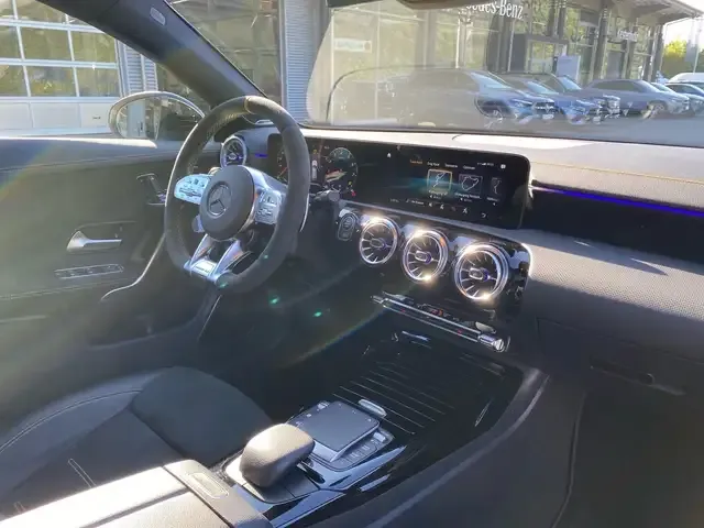 Mercedes-Benz CLA 45 AMG