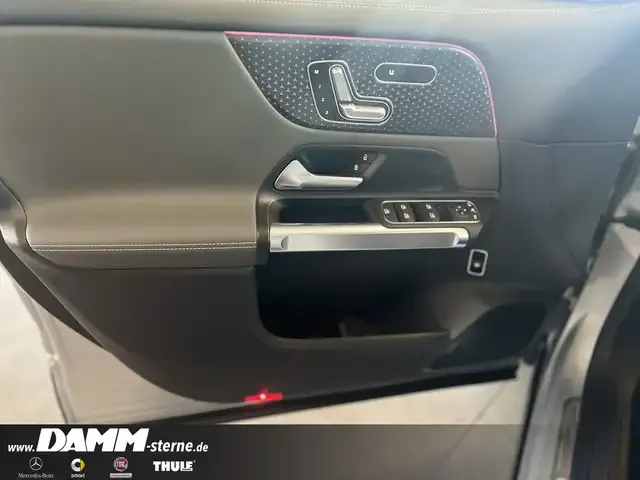 Mercedes-Benz EQB 300