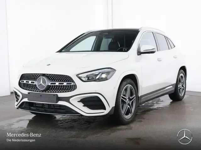 Mercedes-Benz GLA 220