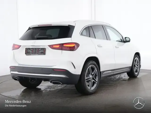 Mercedes-Benz GLA 220