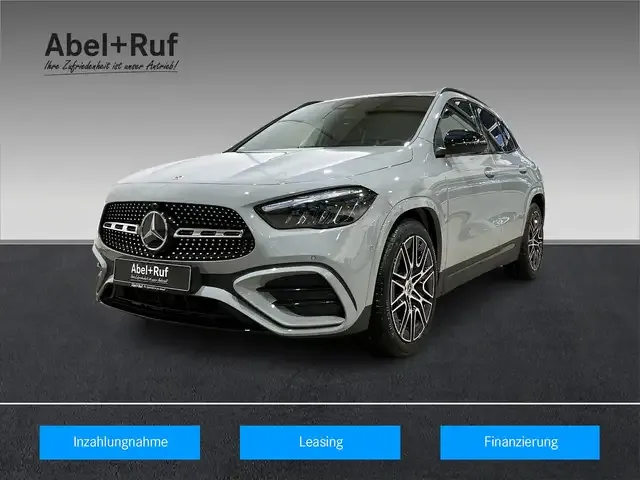 Mercedes-Benz GLA 200