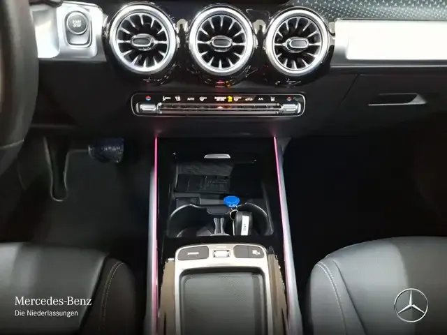 Mercedes-Benz EQB 300