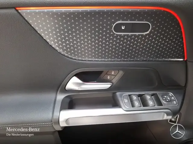 Mercedes-Benz EQB 300