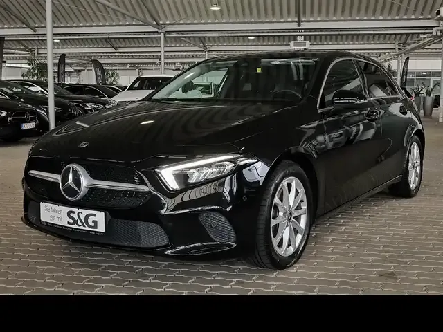 Mercedes-Benz A 220