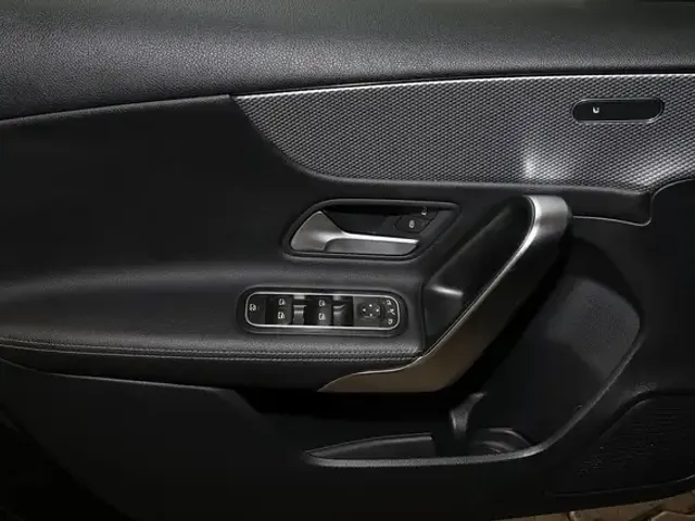 Mercedes-Benz A 220