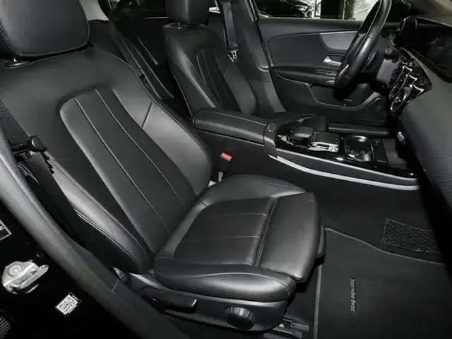 Mercedes-Benz A 220