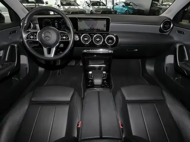 Mercedes-Benz A 220