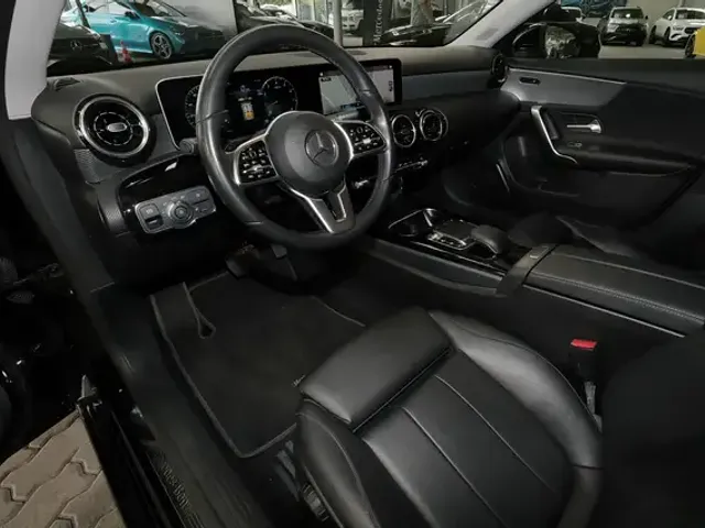 Mercedes-Benz A 220