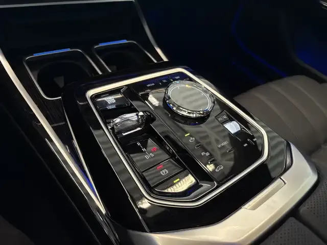 BMW 750