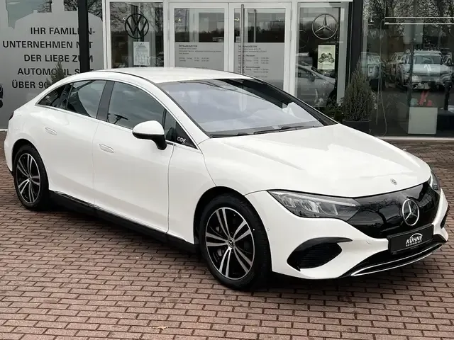 Mercedes-Benz EQE 300