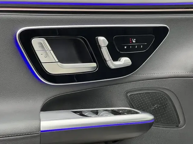 Mercedes-Benz EQE 300