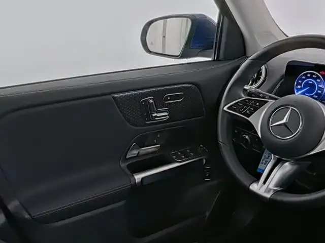 Mercedes-Benz EQB 300