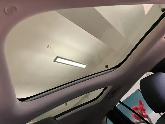 Mercedes-Benz EQB 300