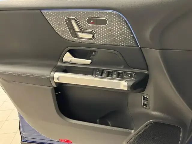 Mercedes-Benz EQB 300