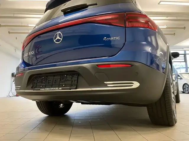 Mercedes-Benz EQB 300