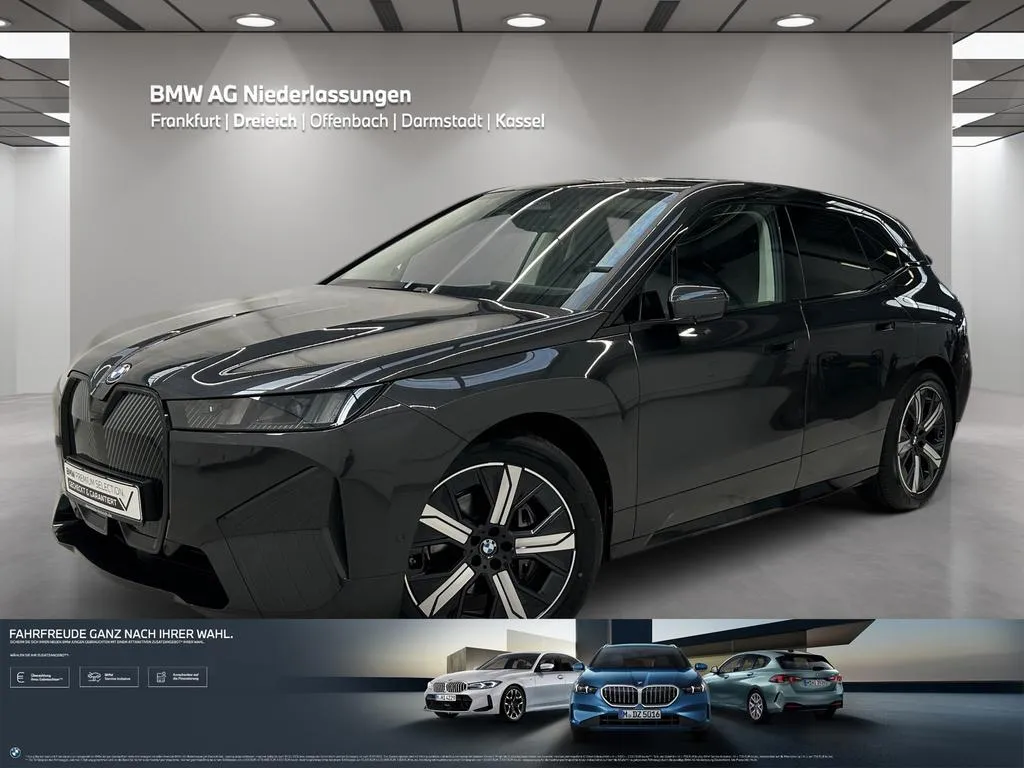 BMW iX