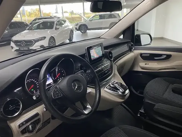 Mercedes-Benz V 250