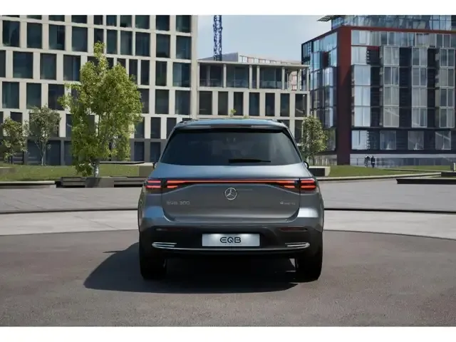 Mercedes-Benz EQB 300