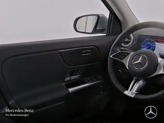 Mercedes-Benz EQA 300