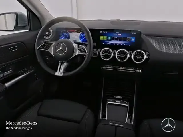 Mercedes-Benz EQA 300