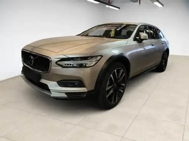 Volvo V90 Cross Country