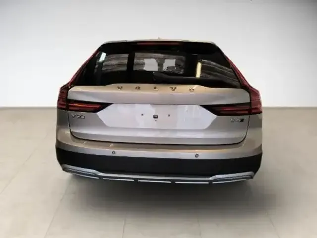 Volvo V90 Cross Country
