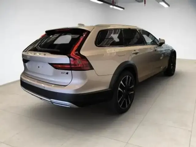 Volvo V90 Cross Country