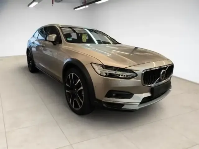 Volvo V90 Cross Country