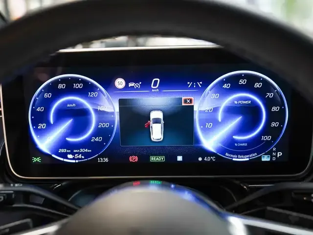 Mercedes-Benz EQE 300