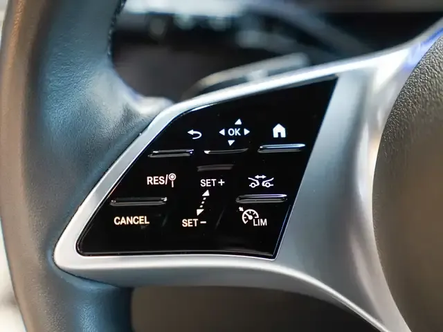 Mercedes-Benz EQE 300