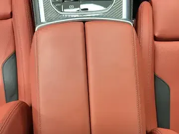 BMW M8