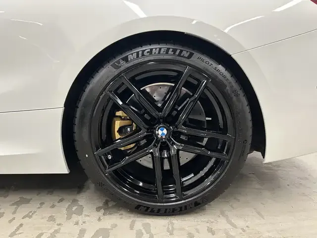 BMW M8