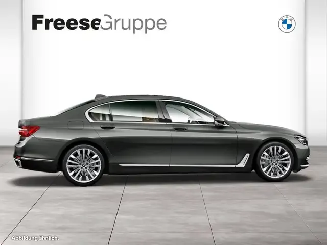 BMW 740
