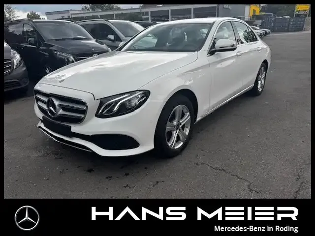 Mercedes-Benz E 200